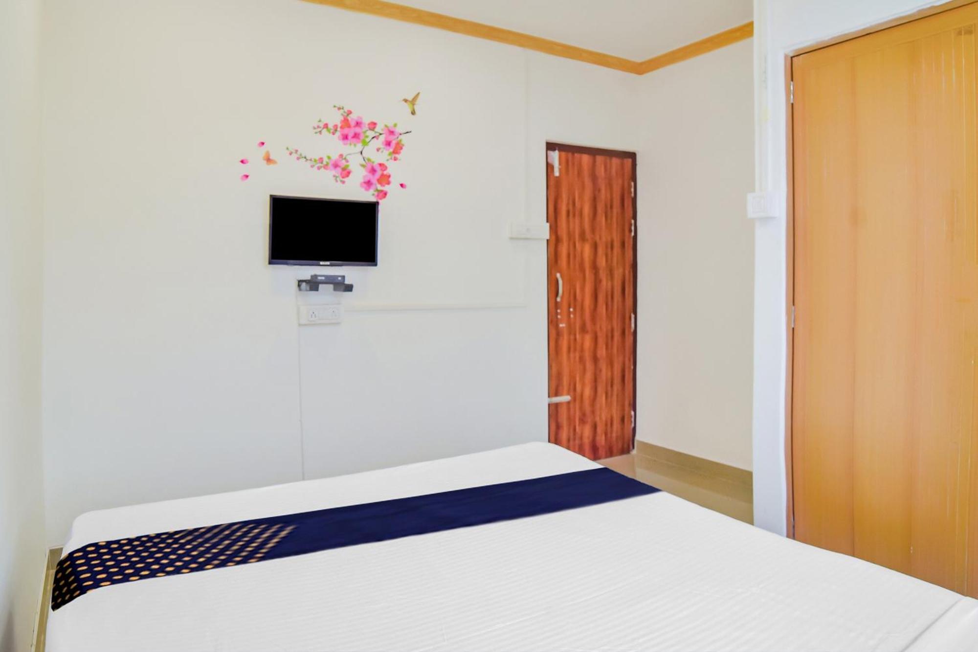 Spot On Nirvaan Guest House Kaharpara Esterno foto